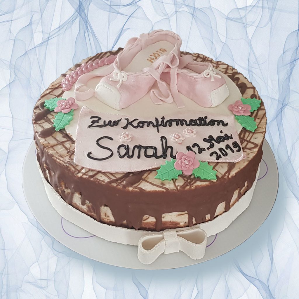 Konfirmationstorte mit Balletschuhen aus Marzipan und Text