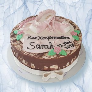 Konfirmationstorte mit Balletschuhen aus Marzipan und Text